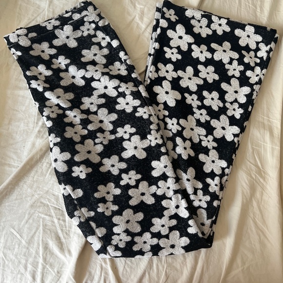 Sundae School B&W Flower Bomb Terry Pant - Picture 3 of 3